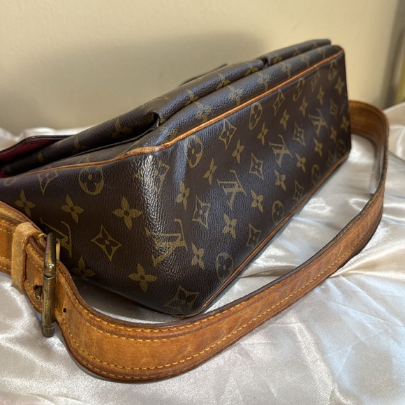 Vintage Louis Vuitton Bag - Picture 12 of 12